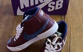 Nike SB Zoom Blazer Mid Edge (koko 44,5/ sis. PK)