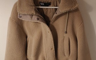 Zara pörröinen takki koko S beige lyhyt malli