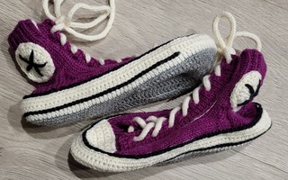 "Converse" villasukat