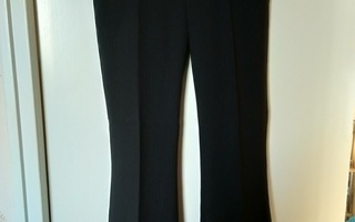 H&M-housut, musta liituraita, koko 36