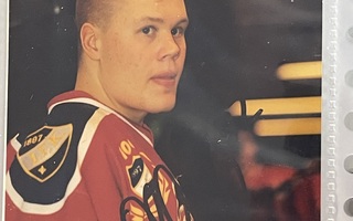 Olli Jokinen (HIFK) nimikirjoitus valokuvassa