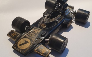 Politoys FX3 - Lotus JPS F1 – formula-auto 70-luvulta