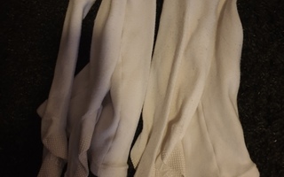 Kahdet Vendin valkoiset jarrusukkahousut, koko 120 cm