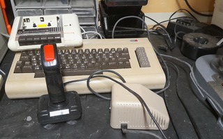 Commodore 64  ja oheislaitteita