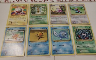 33kpl Pokemon Evolutions kortteja