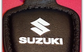 Pieni nahkainen Suzuki avaimenperä