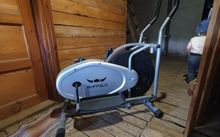 Buffalo HL-2000 cross trainer kuntoilulaite