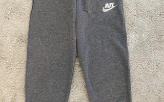 Nike: collegehousut 147/158 cm