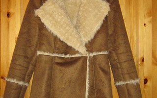 Ruskea takki teddyvuorella, koko 40, uudenveroinen