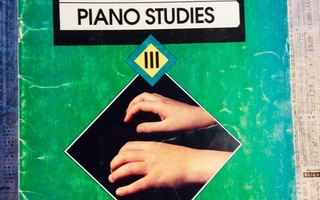 PIANOETYDEJÄ 3 Pianietyder, piano Studies LOUHOS HYVÄ++