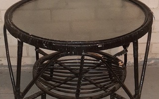 Vintage Parolan rottinki musta Lumikenkä pöytä
