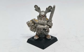 Warhammer Fantasy - Ironclaw Gothic Dwarf White Fox [G75]