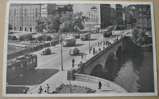 Helsinki, Pitkäsilta, bussit, raitiovaunut, mv pk, p. 1957