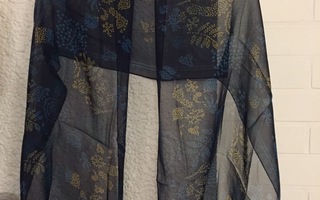 Marja Kurki tummansininen kuviollinen silkkihuivi
