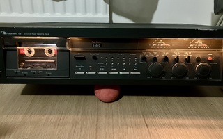 NACAMICHI 581 Discrete Head  Cassette Deck. Postitetaan