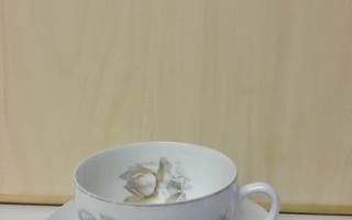 Arabia Ruusukuvioinen kahvikuppi piippuleima