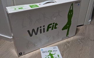 Wii - Balance Board + Wii Fit Plus (CIB)