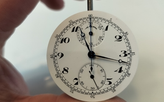 chronograph kulta kellon koneisto