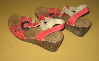 punaiset sandaalit 40