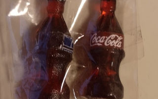 Nukkekodin Coca Cola pullot