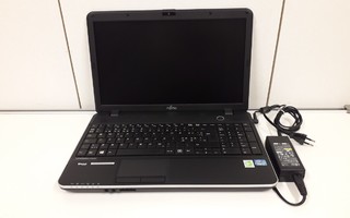 Fujitsu Lifebook A512 (i3, 4gb, 250gb, Win11 Pro Fin)