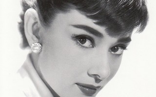 Audrey Hepburn, vaalea paita