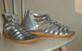 Naisten sandaalit, hopeanväriset