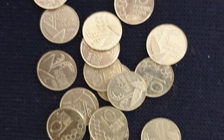 10 pennin Al kolikoita vuosilta 1992 - 2000 16 kpl