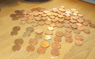 330 g vanhoja eurooppalaisia 1 centin ja 2 centin kolikkoja