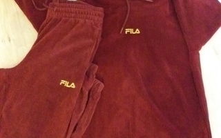 Fila collegeasu, koko xs