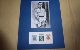 Mannerheim taidekuva ja postimerkit paspiksessa