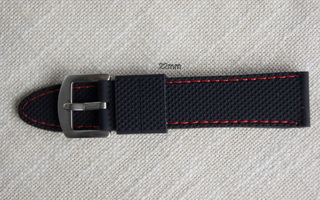 22mm musta silikonikumi ranneke punaisella tikkauksella