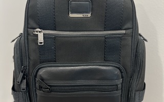 Tumi Sheppard Deluxe Brief Pack®