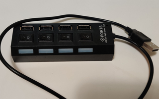 USB 2.0 Hub kytkimillä