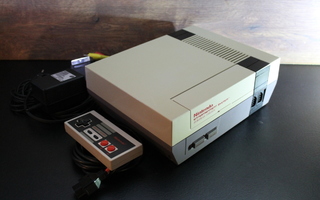 NES 8-bit konsoli (PAL-B/FRG) *Huollettu ja puhdistettu*