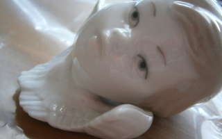 Lladro Enkelin pää , Espanjalainen posliini  8 x 7 x 5 cm