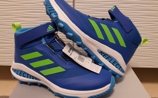 Uudet Adidas kengät, 40