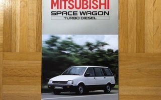 Esite Mitsubishi Space Wagon Turbo Diesel 1985/1986