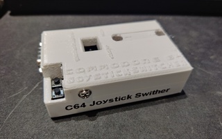 C64 Joystick Switcher with autofire - Commodore 64 lisälaite
