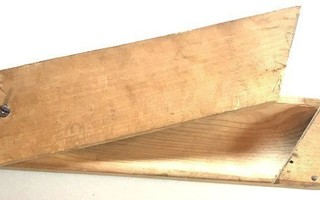 1950 luvun puusta valmistettu kynäkotelo