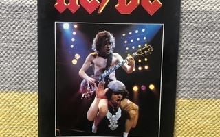 AC/DC: For those about the Rock-kiertuelehtinen. 1982.