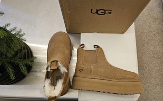 UGG Neumel Platform Chelsea, koko 40