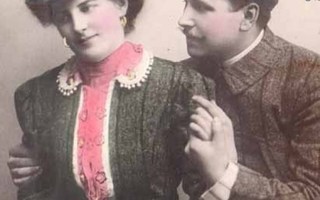 HAUTE COUTURE / Ruutulakki tytön ja miehen päässä. 1900-l.