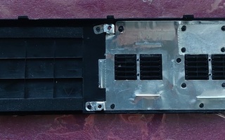 Acer V3-571 pohjaluukku