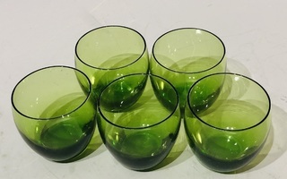Pienet vihreät lasit