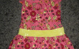 Kaunis koralli/keltainen pussihelmainen mekko, 116/122 cm