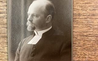 Visiittikuva, pastori Kuusisto, 1914