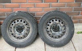 2 kpl Nokian HAKKAPELIITTA 10: 185/65 15 R  nastarenkaat,5mm