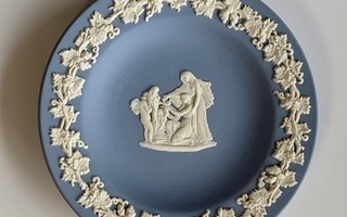 WEDGWOOD JASPERWARE ENGLAND KORISTELAUTANEN