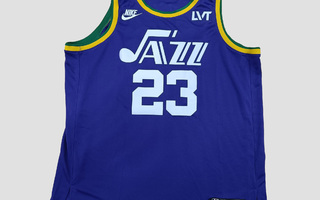 Lauri Markkasen Utah Jazz #23 -paita nimikirjoituksella